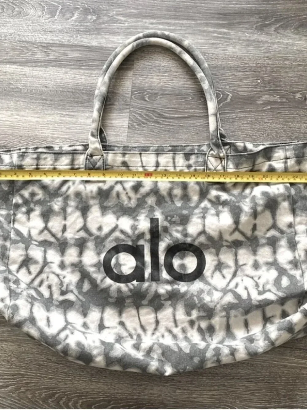 ALO Yoga occasion daily gray